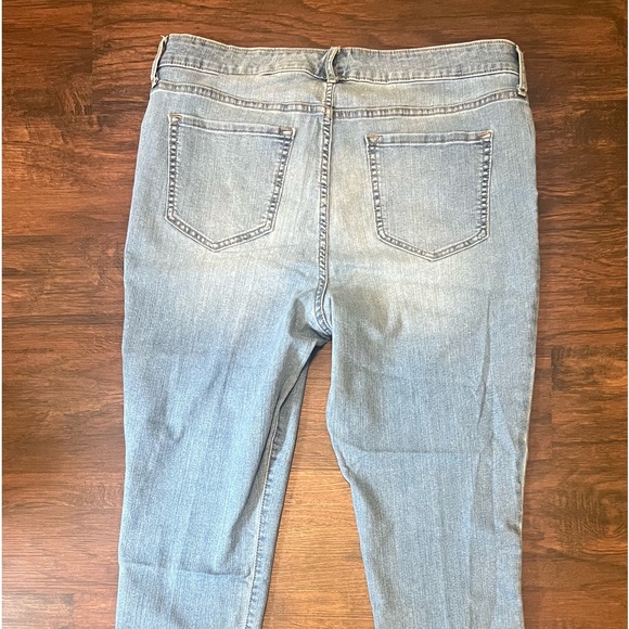 old navy super skinny jeans - Picture 2 of 4